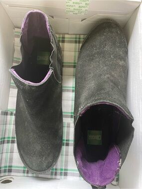 Cougar Black Suede Ankle Slip-On Boots with Purple Interior